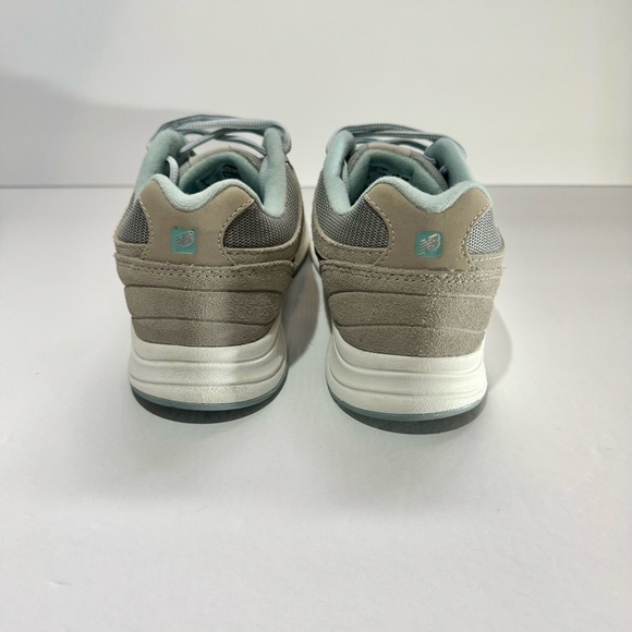 New Balance 877 Womens Size 8.0 D / WW877SB Walking Shoes Silver Suede - Picture 3 of 7